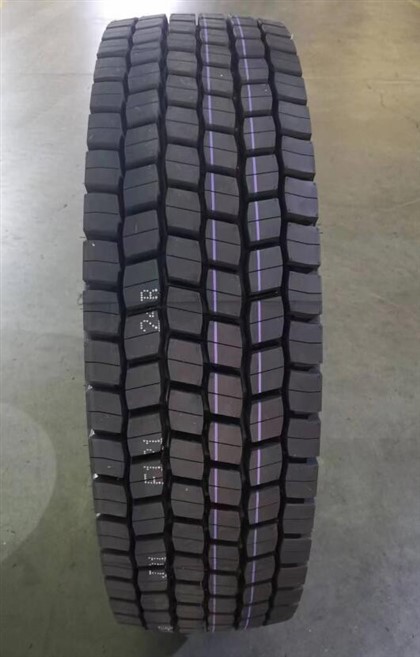 Bande de roulement plus large Grandstone 295/80R22.5